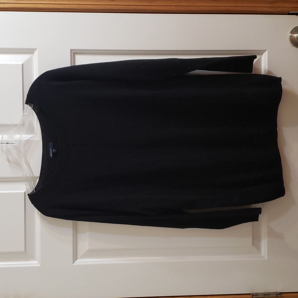 Gap maternity L black lightweight sweater